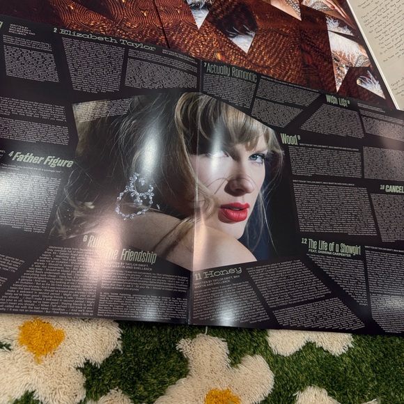 Shiny Bug Collection Violet Shimmer Marbled Vinyl Life of Showgirl Taylor Swift - Picture 6 of 9